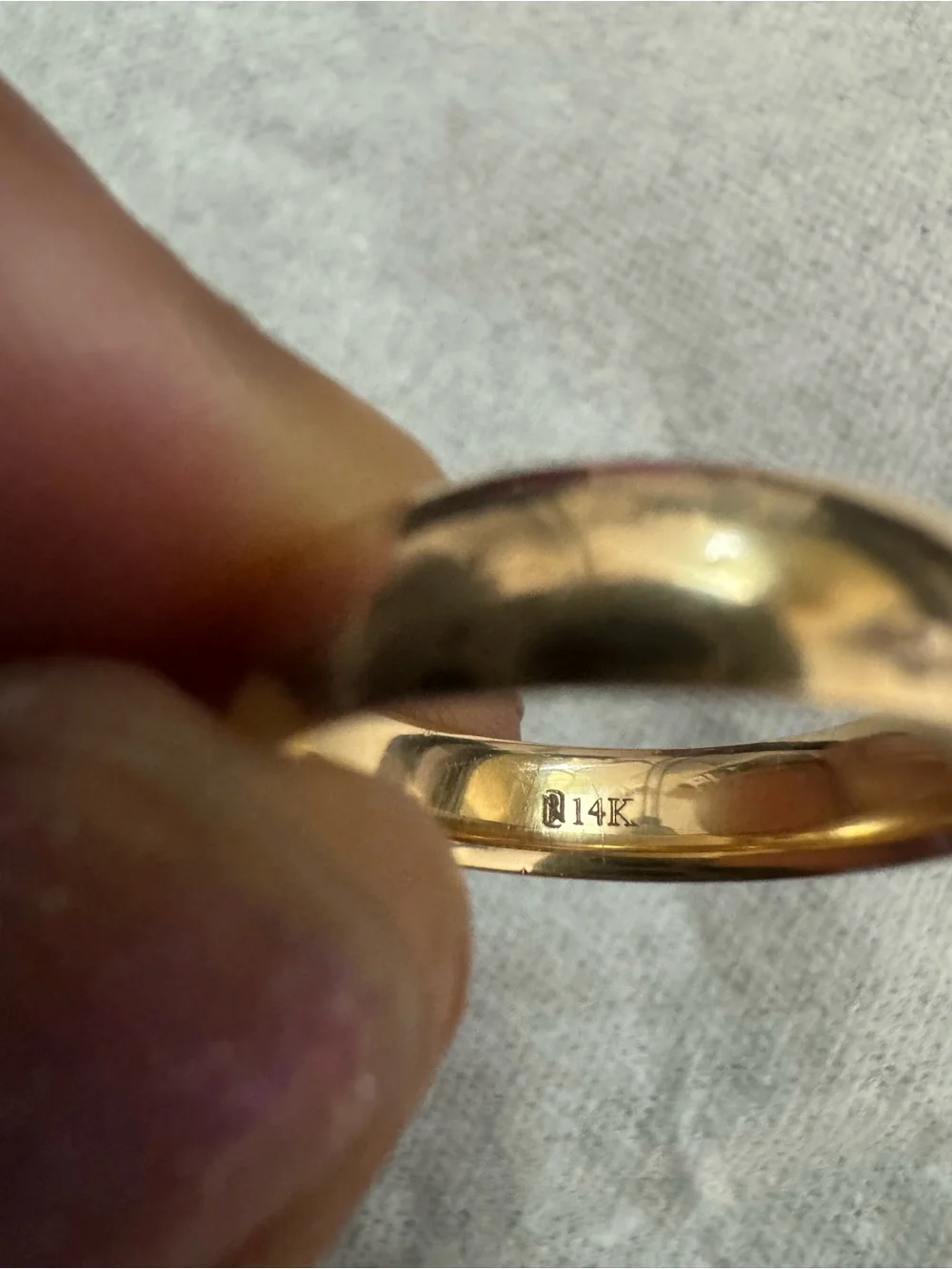 14K Yellow Gold Men's 5mm Comfort Fit Wedding Band